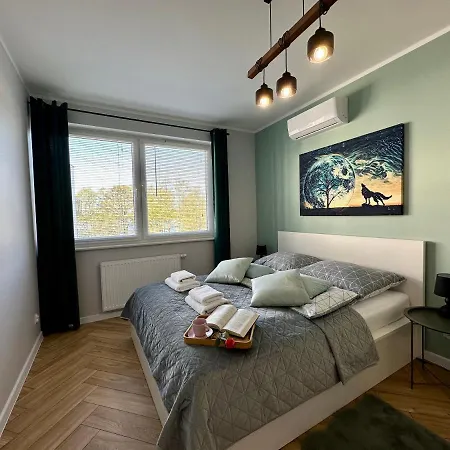 Ukiel No9 Z Prywatnym Dostepem Do Jeziora I Silownia Апартаменты *